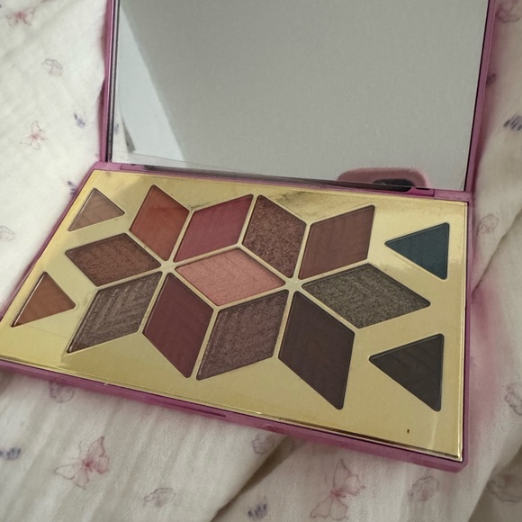 pur x barbie eyeshadow palette - Picture 2 of 2